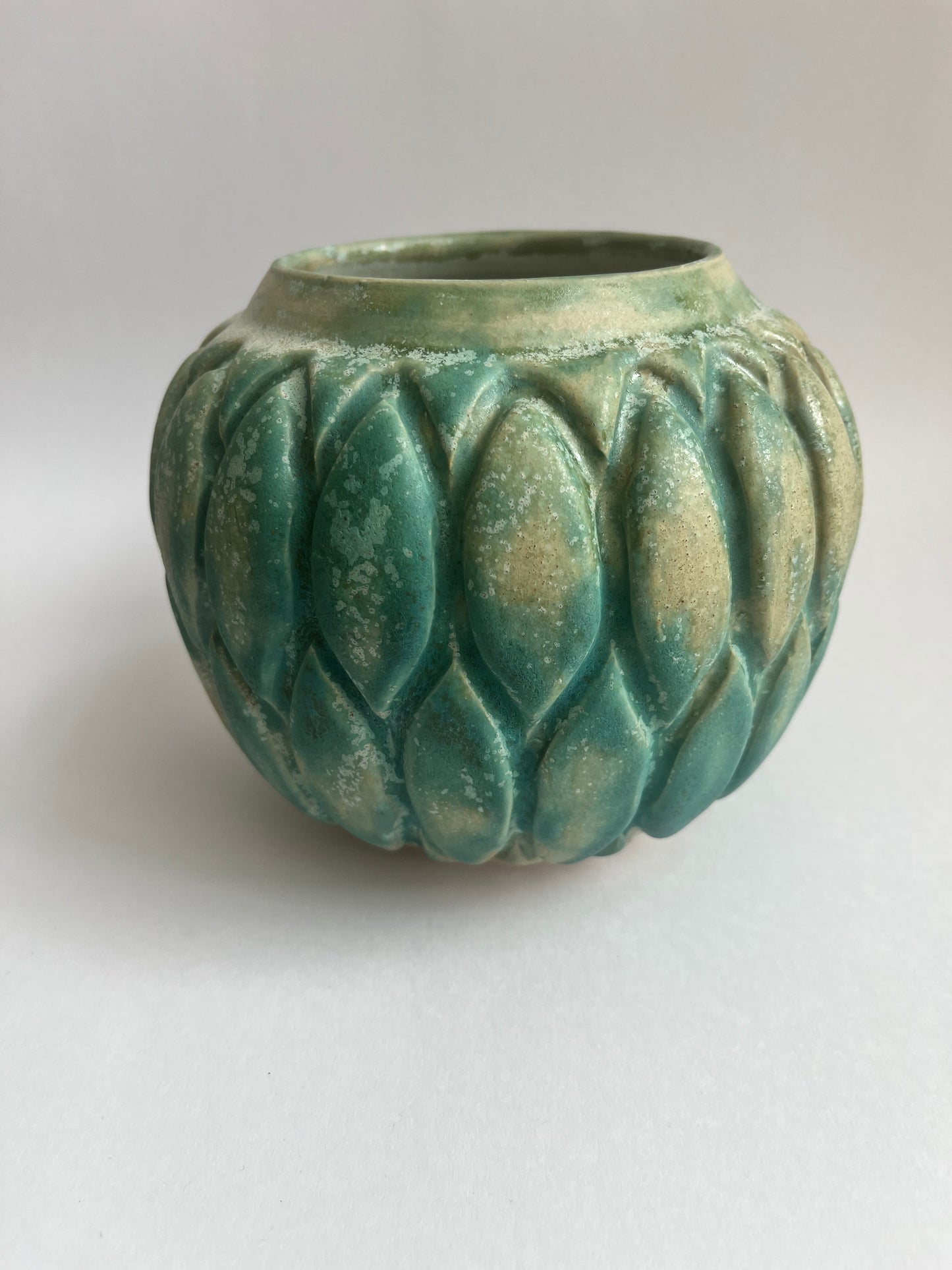 Turkis vase med mønster
